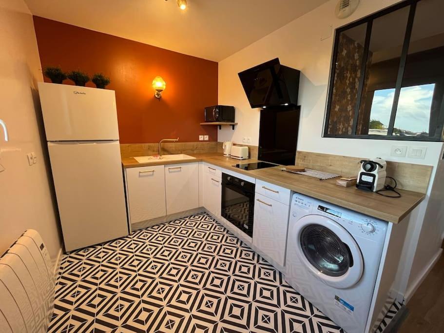 カーンDahlia, Appt Cosy Avec Parking Et Balconアパートメント エクステリア 写真